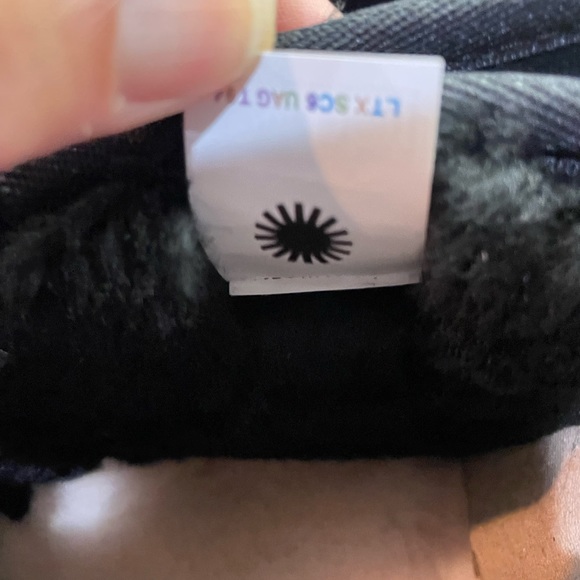 🆕 UGG Classic Ultra Mini Chopd, Black & White Size 8 - Picture 11 of 13